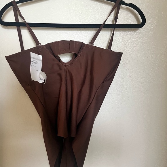 SKIMS Cocoa Push-up Thong Bodysuit - Picture 6 of 7